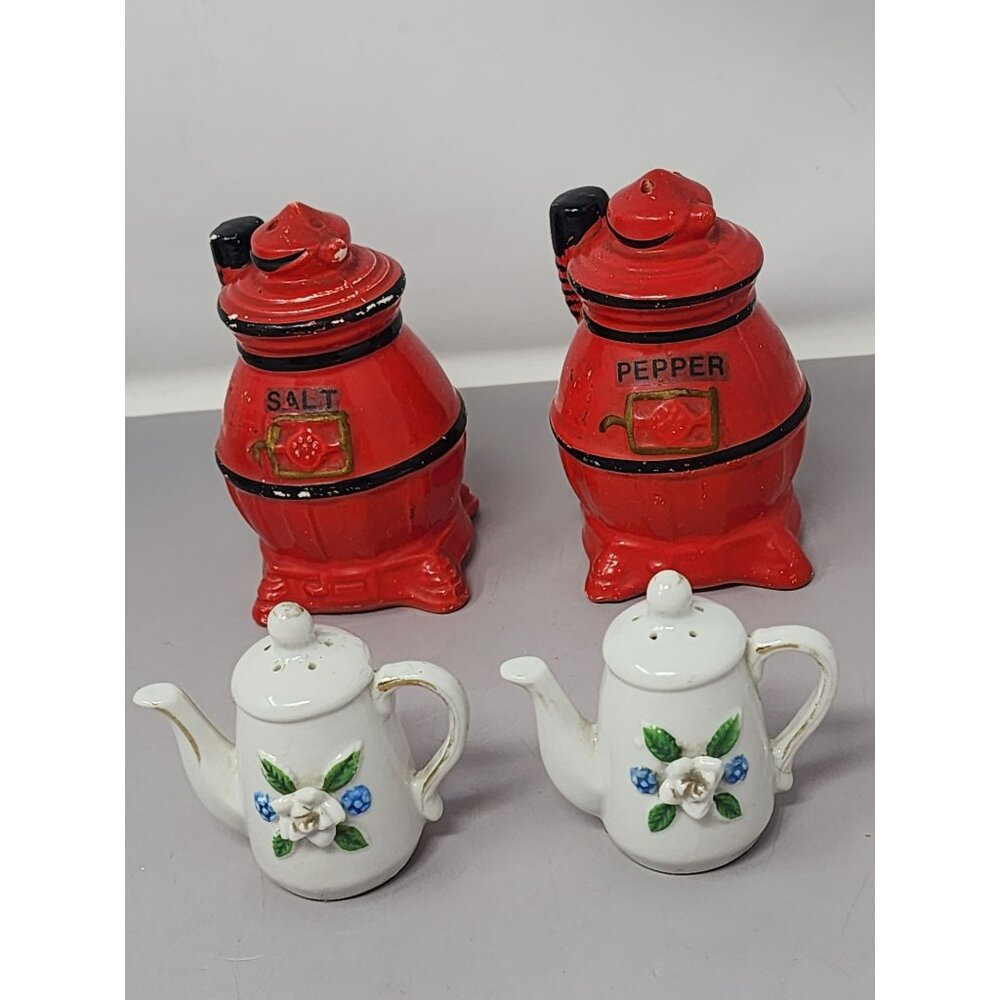 Vintage Red Barrel & White Floral‎ Teapot Salt & Pepper Shakers Set Japan